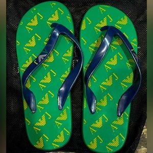 ARMANI JEANS LOGO PRINT GREEN/YELLOW FLIP-FLOP SIZE 44 NEVER WORN! BAG INCLUDED!